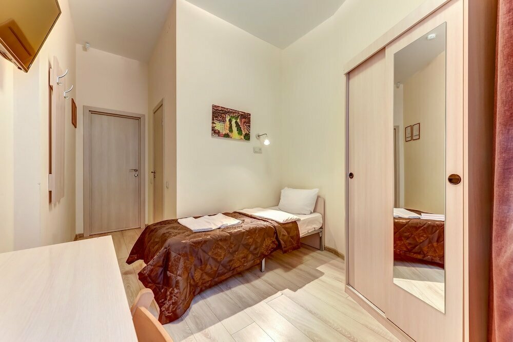 Гостиница Демократ на Невском 95 Санкт-Петербург-95